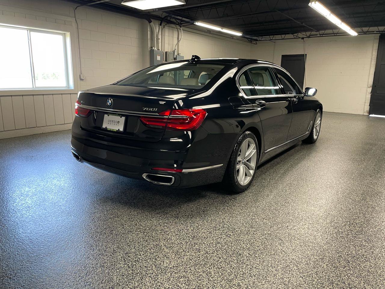 Used 2018 BMW 750i xDrive AWD/4WD image 7