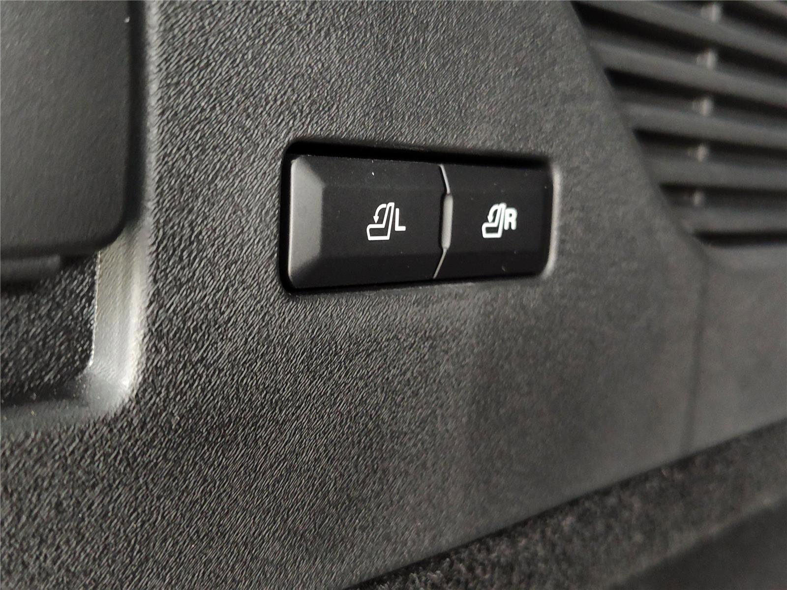 Used 2025 Lincoln Nautilus Reserve image 7