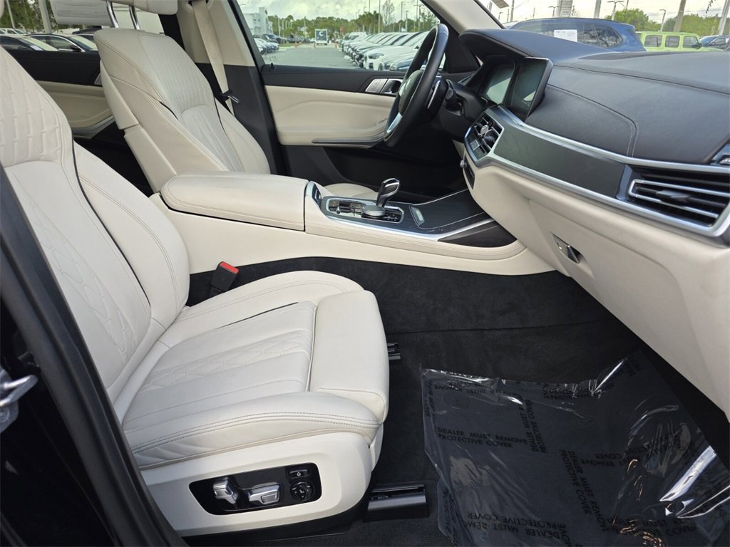 Used 2022 BMW X7 xDrive40i w/ Premium Package image 10