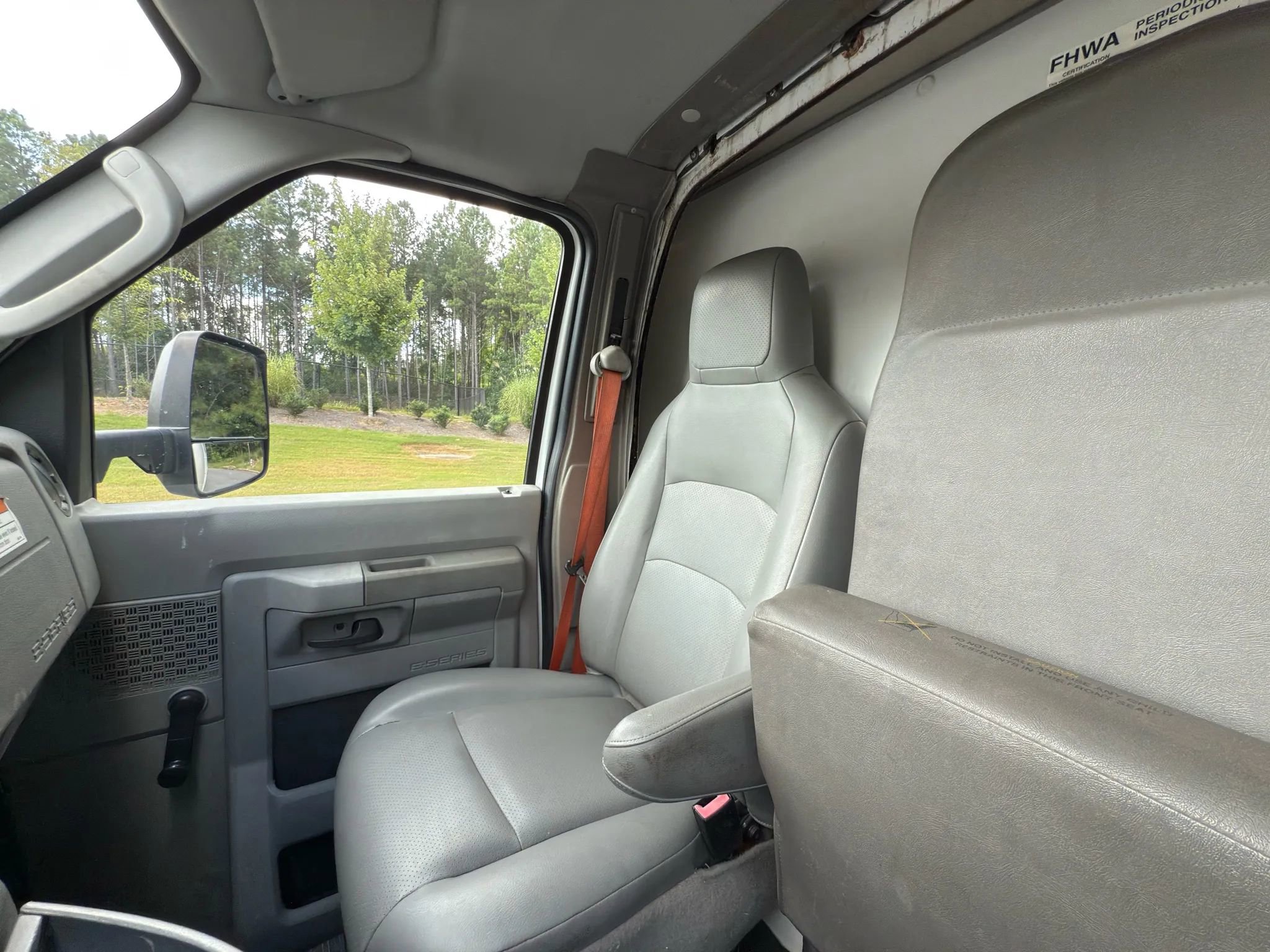 Used 2016 Ford E-350 and Econoline 350 Super Duty image 21