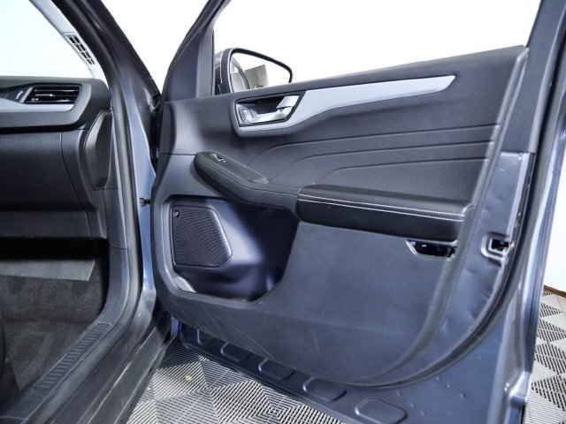 Certified 2023 Ford Escape Platinum w/ Premium Technology Package AWD/4WD image 9