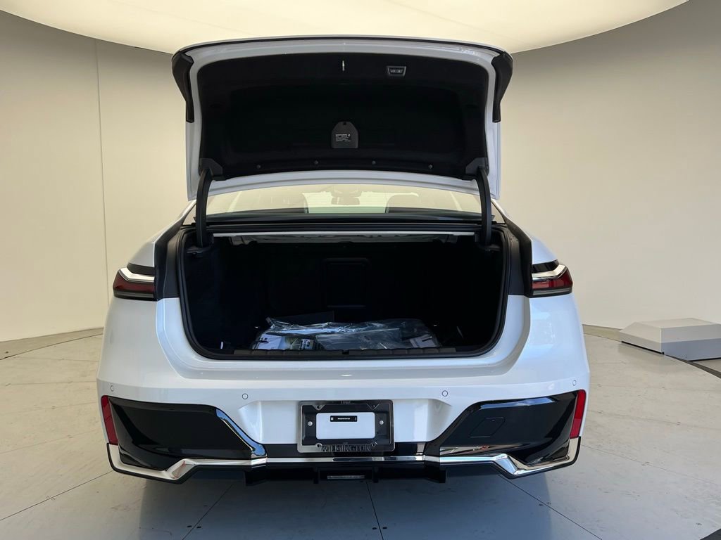 New 2026 BMW 740i w/ Executive Package image 5