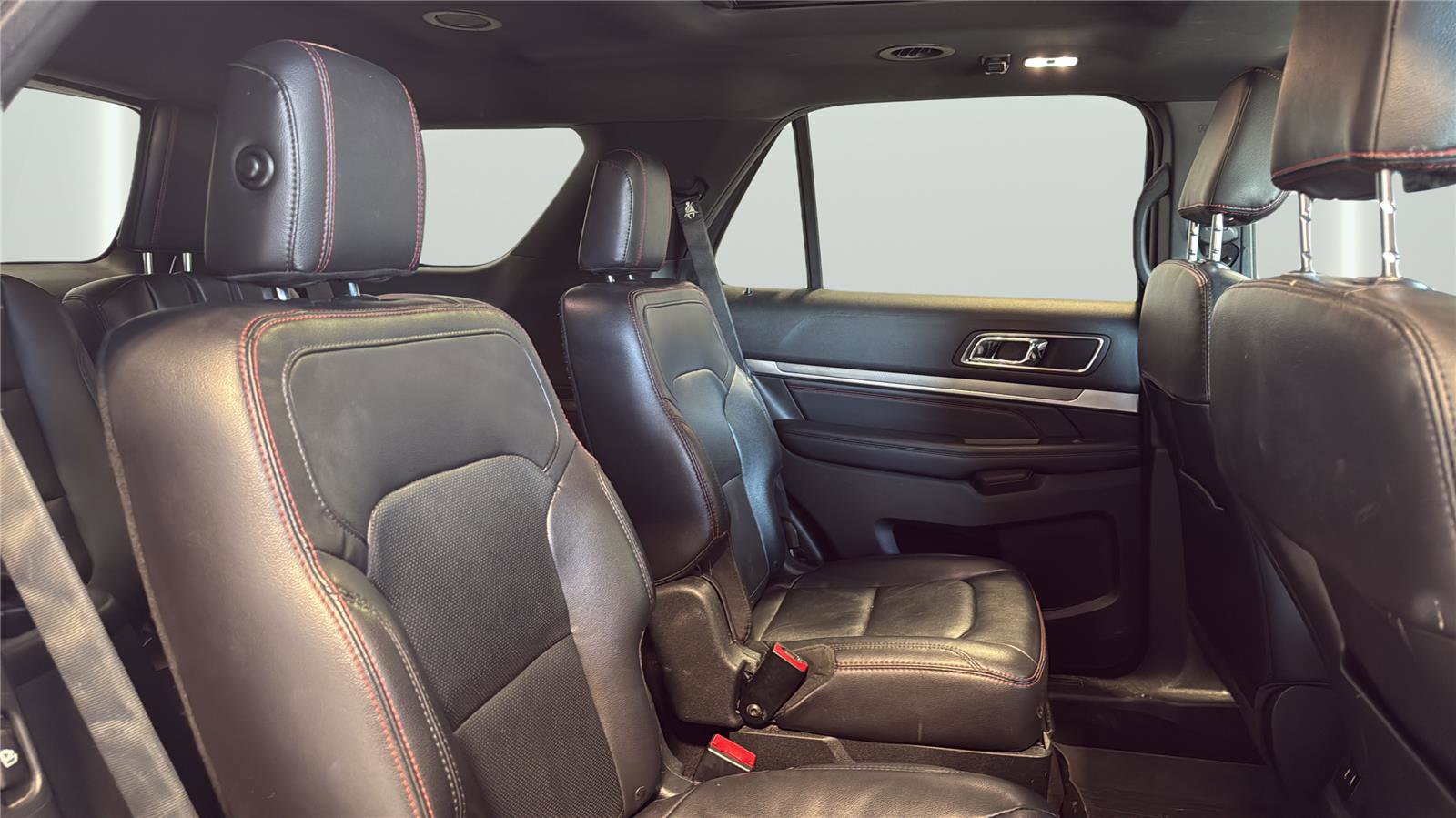 Used 2018 Ford Explorer Sport w/ Equipment Group 401A image 15