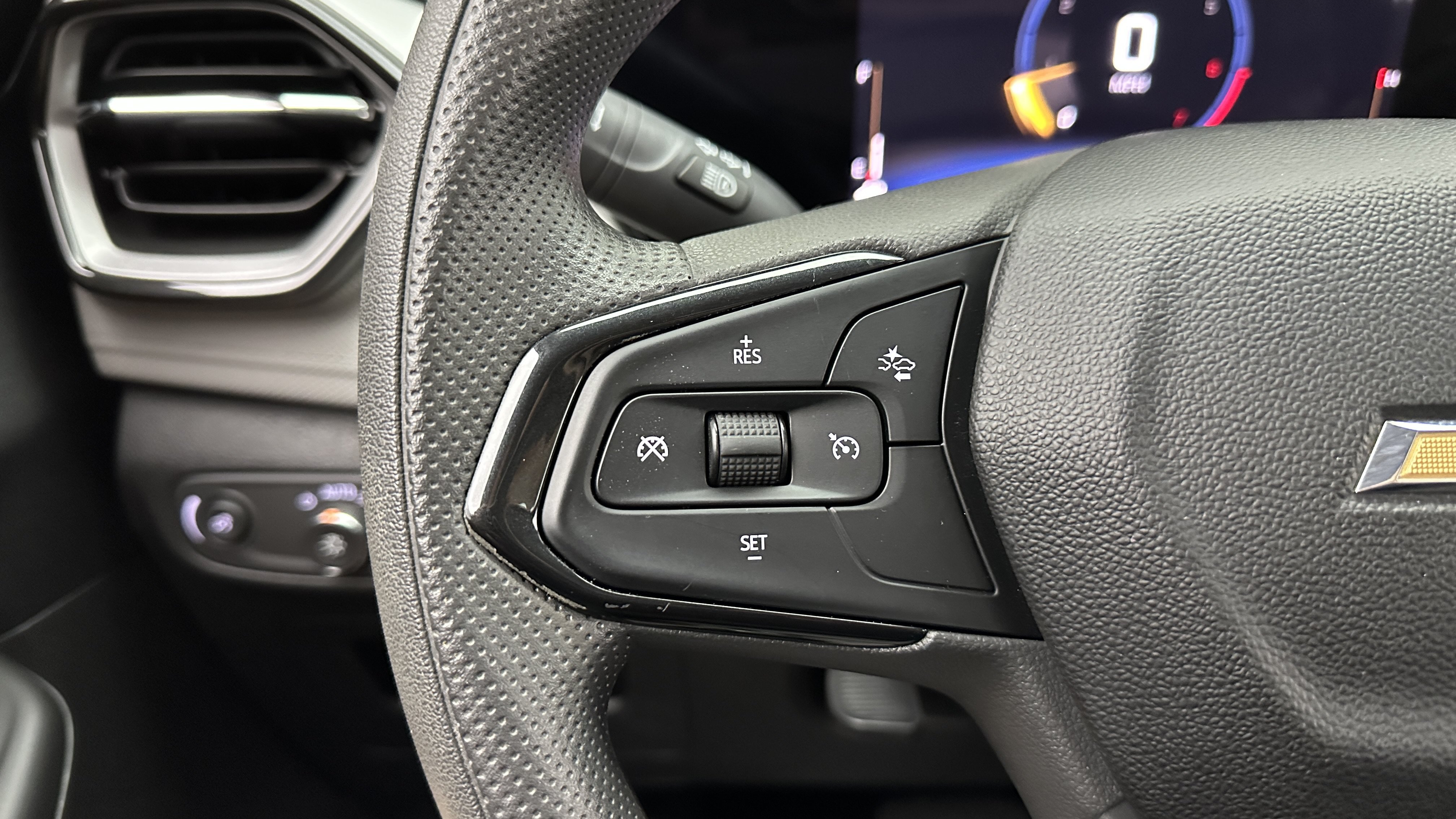 Used 2025 Chevrolet TrailBlazer LS AWD/4WD image 18