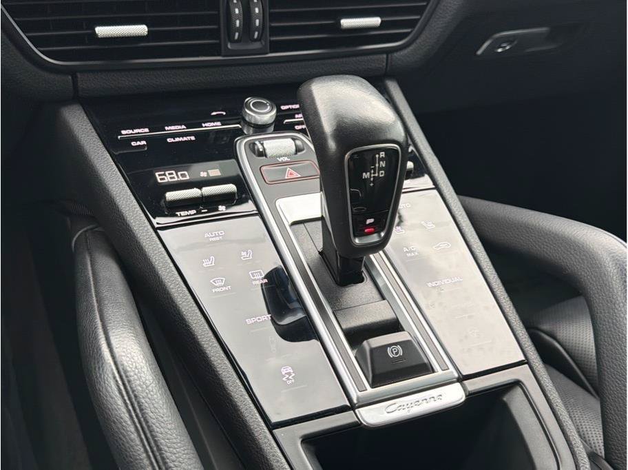 Used 2019 Porsche Cayenne S AWD/4WD image 19