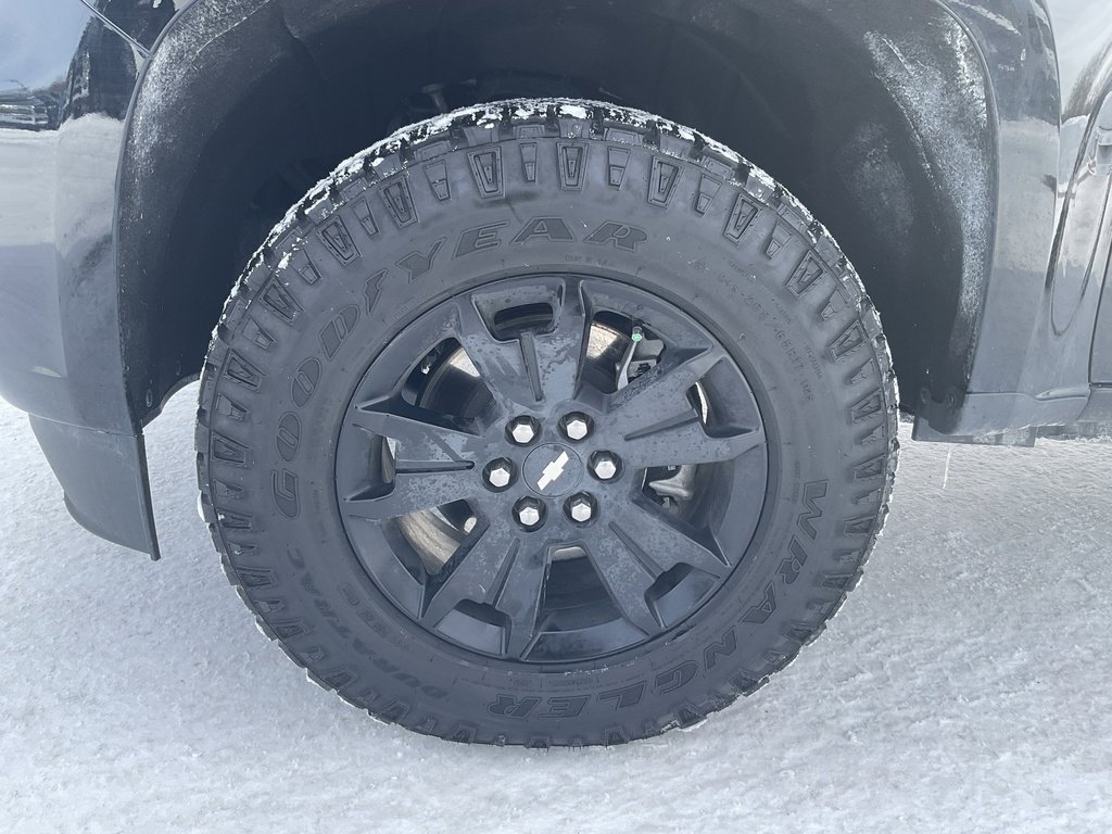 Used 2022 Chevrolet Colorado Z71 w/ Z71 Midnight Edition image 14