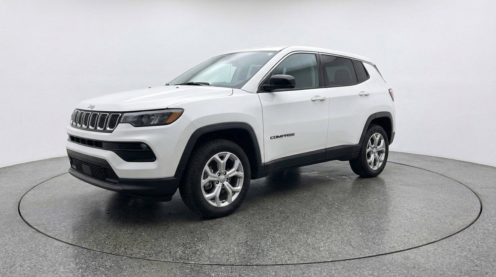 Used 2025 Jeep Compass Latitude AWD/4WD image 3