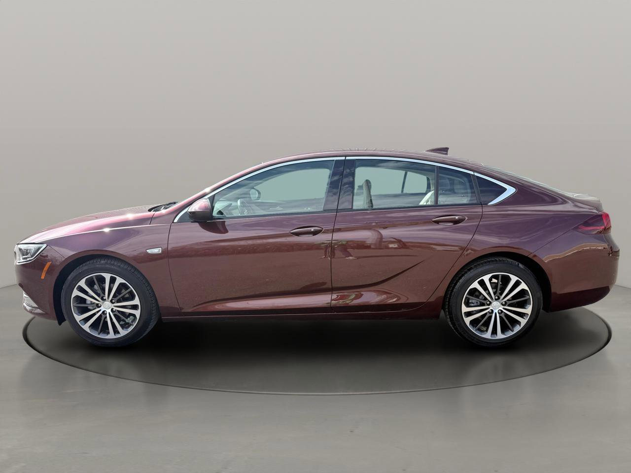 Used 2018 Buick Regal Essence w/ Driver Confidence Package #1 image 3