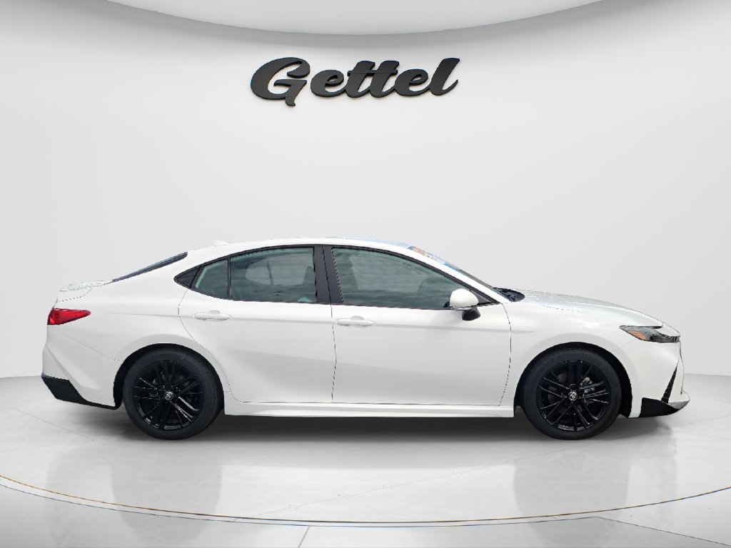 Used 2026 Toyota Camry SE FWD image 4