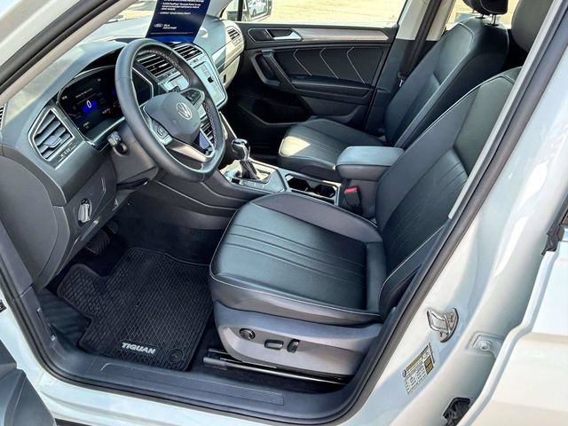 Used 2023 Volkswagen Tiguan SE FWD image 8