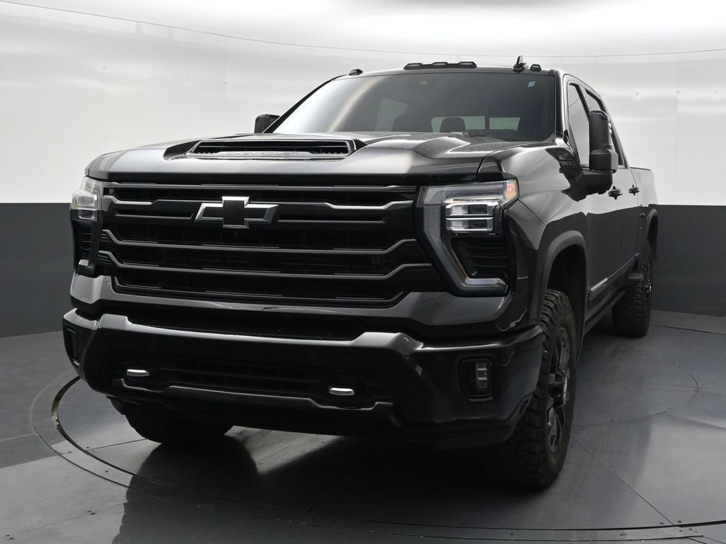 Used 2025 Chevrolet Silverado 2500 High Country w/ High Country Premium Package AWD/4WD image 8