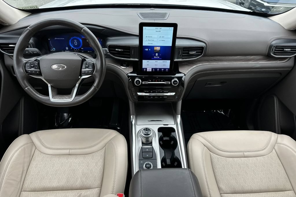 Certified 2023 Ford Explorer Platinum w/ Technology Package AWD/4WD image 13