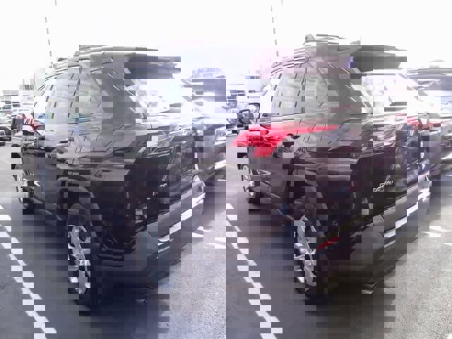 Used 2020 Toyota RAV4 LE w/ All Weather Liner Package image 5