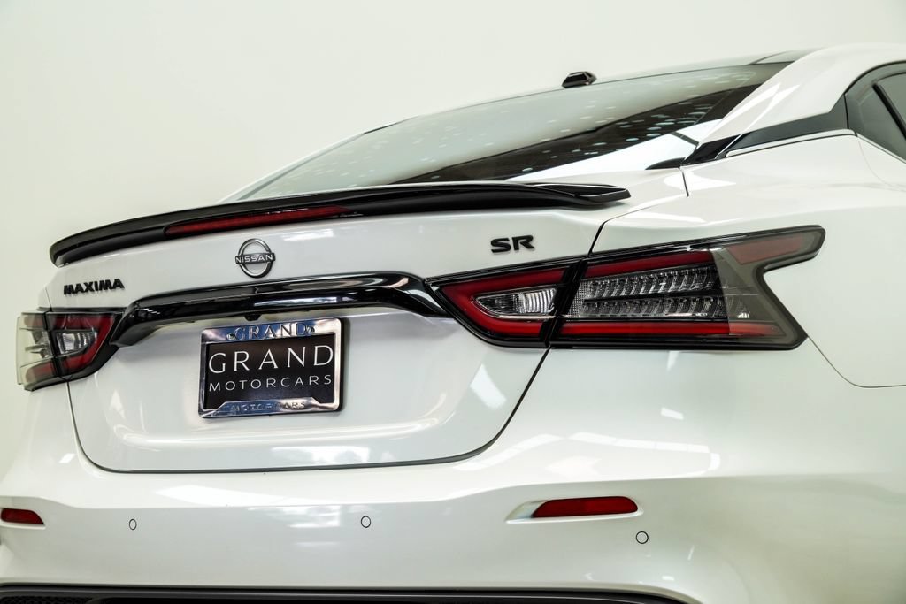 Used 2023 Nissan Maxima SR w/ Sport Mat Group FWD image 13