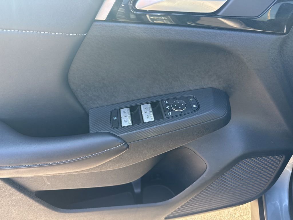 Used 2024 Mitsubishi Outlander SE image 14