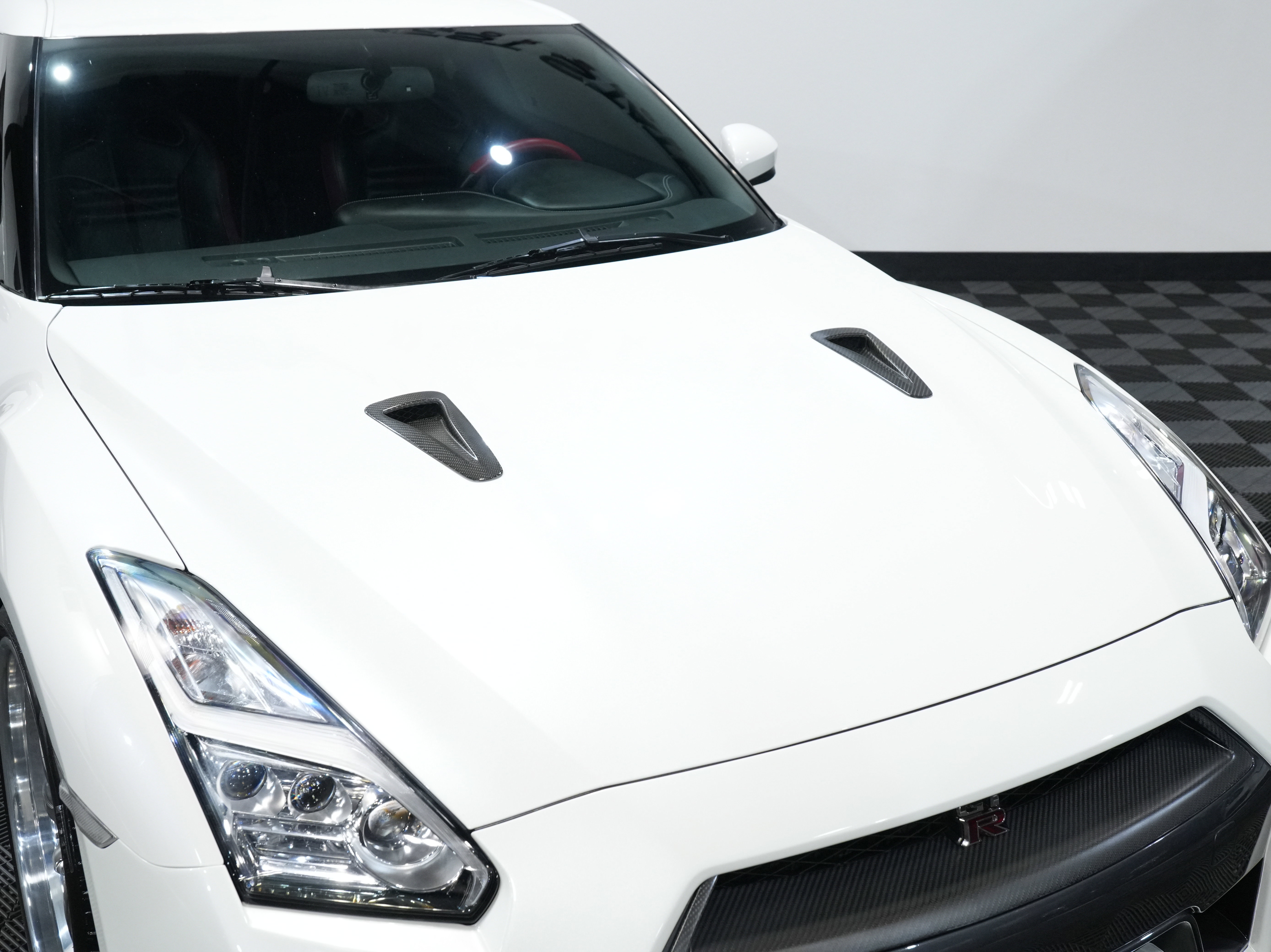 Used 2015 Nissan GT-R Black Edition image 12