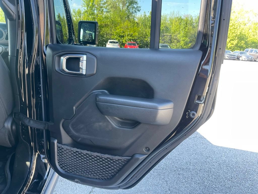 Used 2023 Jeep Wrangler Unlimited w/ Cold Weather Group AWD/4WD image 16