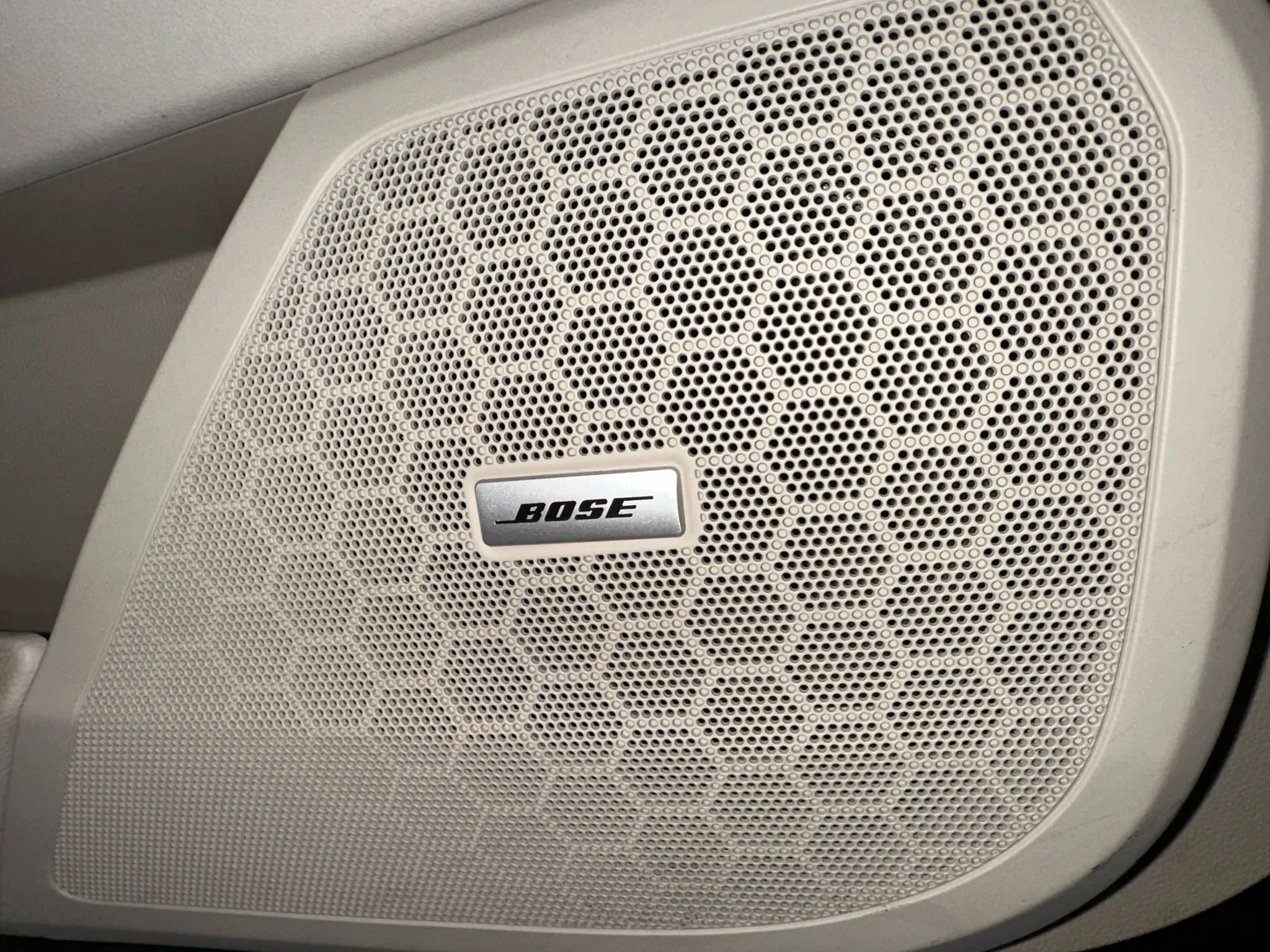 Used 2016 Cadillac XTS Luxury w/ Driver Awareness Package image 16