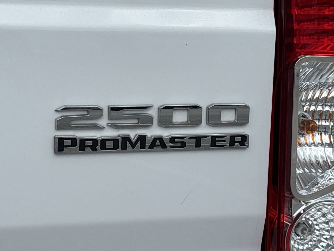 Used 2025 RAM ProMaster 2500 w/ Convenience Group FWD image 9