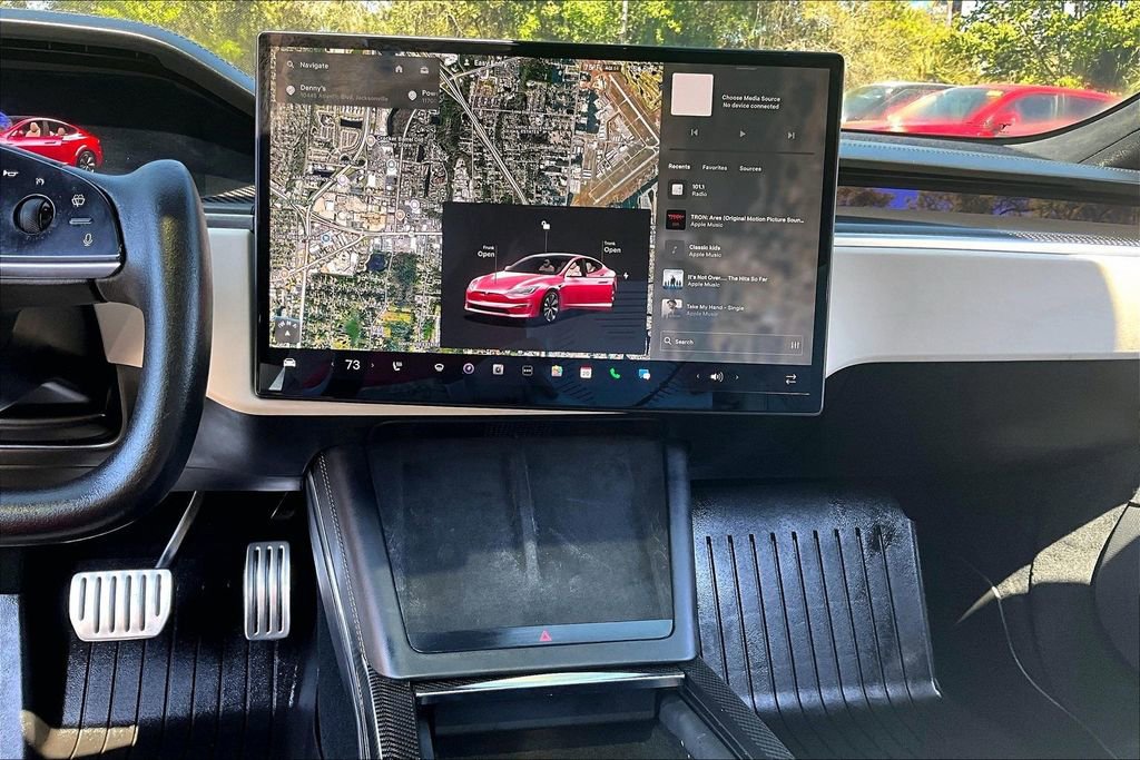 Used 2022 Tesla Model S Plaid image 15