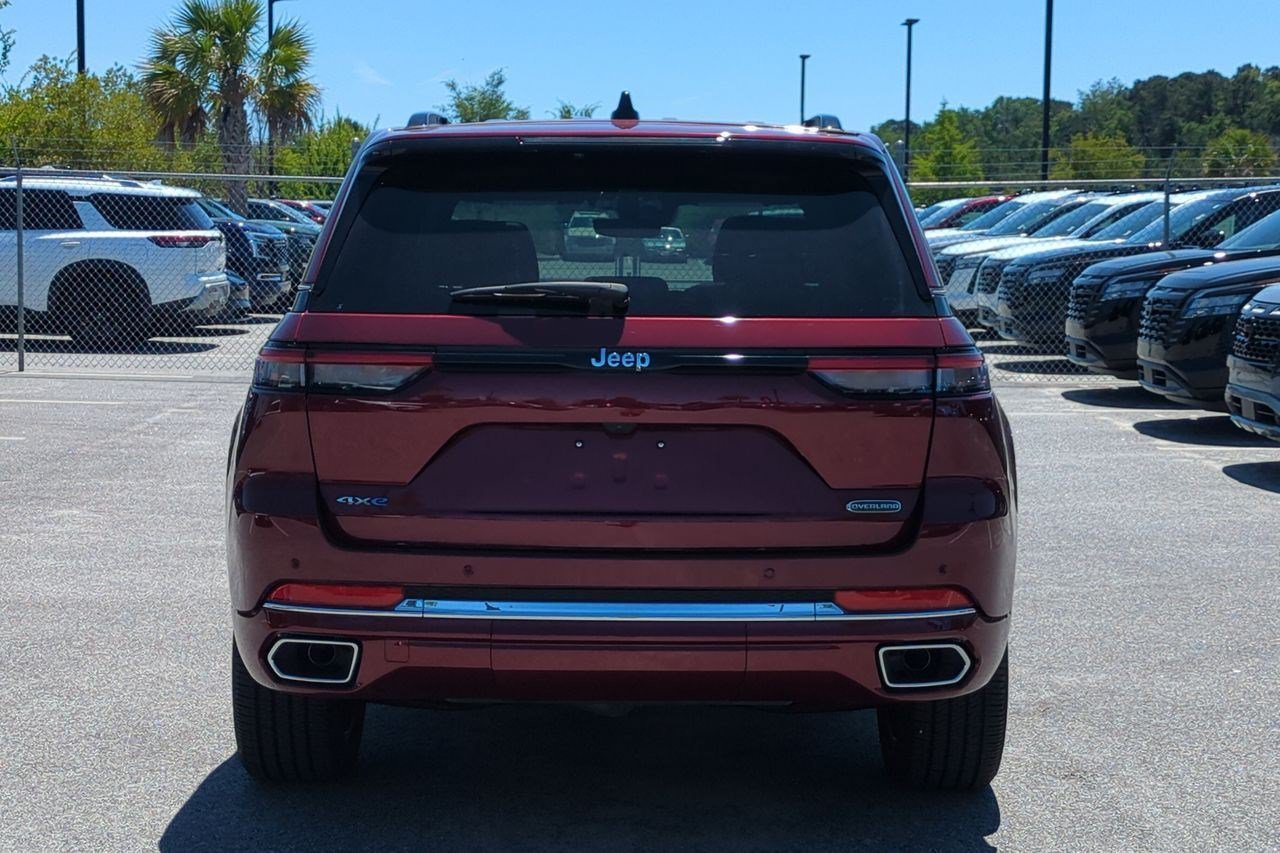Used 2024 Jeep Grand Cherokee Overland w/ Trailer Tow Package AWD/4WD image 5