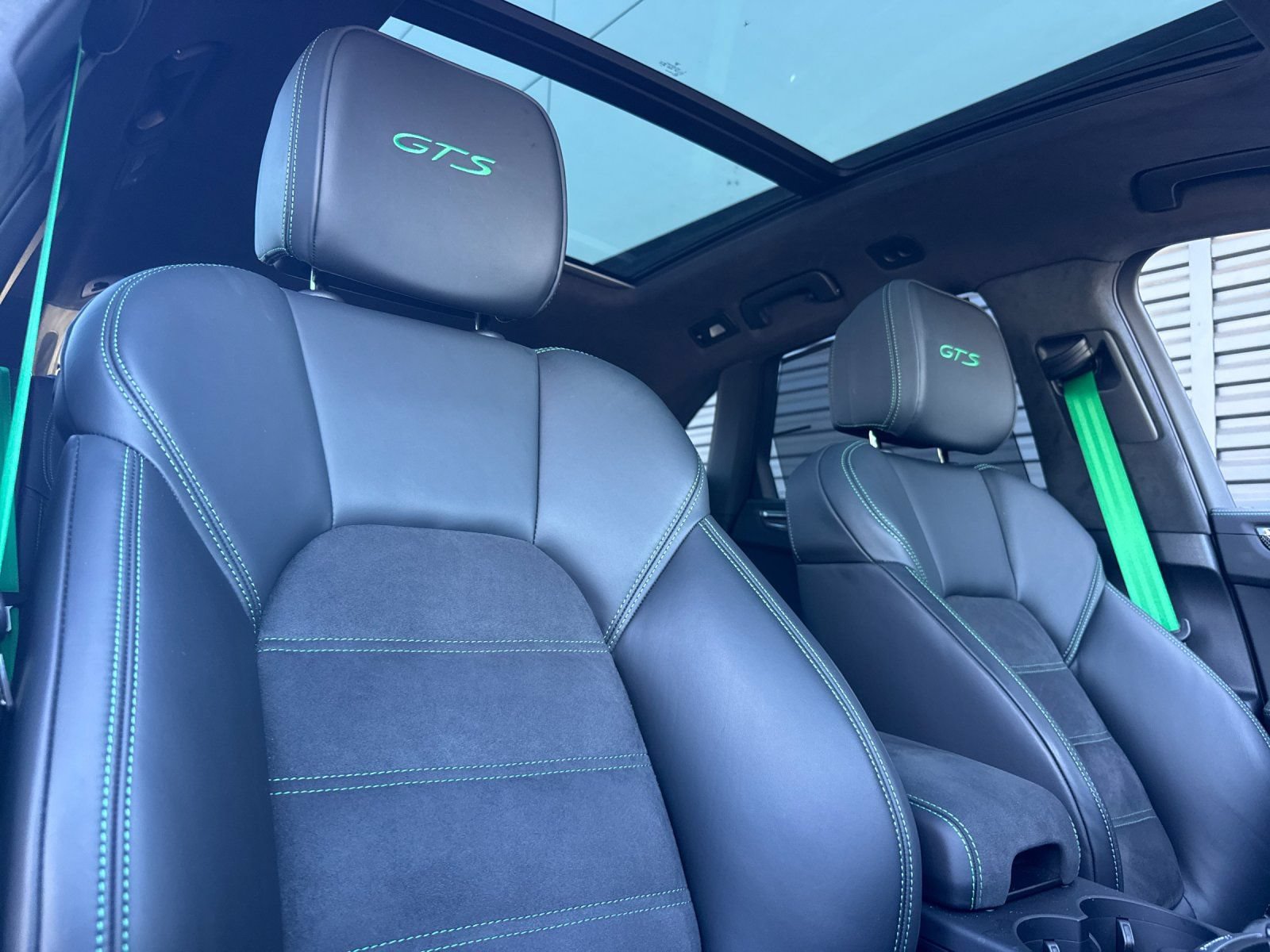Certified 2026 Porsche Macan GTS AWD/4WD image 18