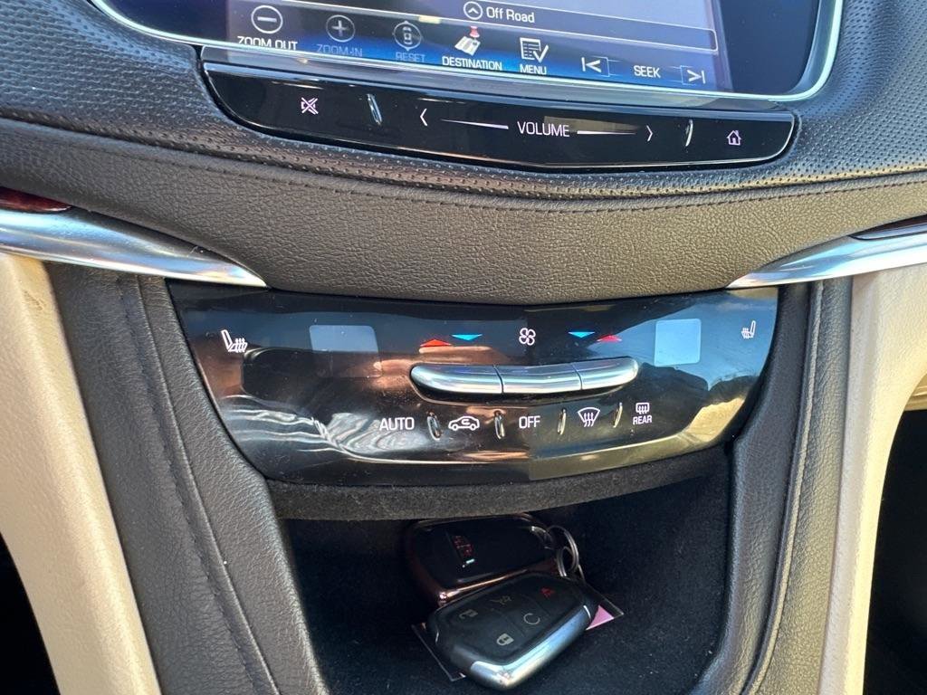 Used 2017 Cadillac XT5 Luxury w/ Driver Awareness Package image 20