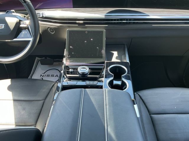 Used 2025 Cadillac Escalade Sport w/ LPO, ONYX Package AWD/4WD image 15