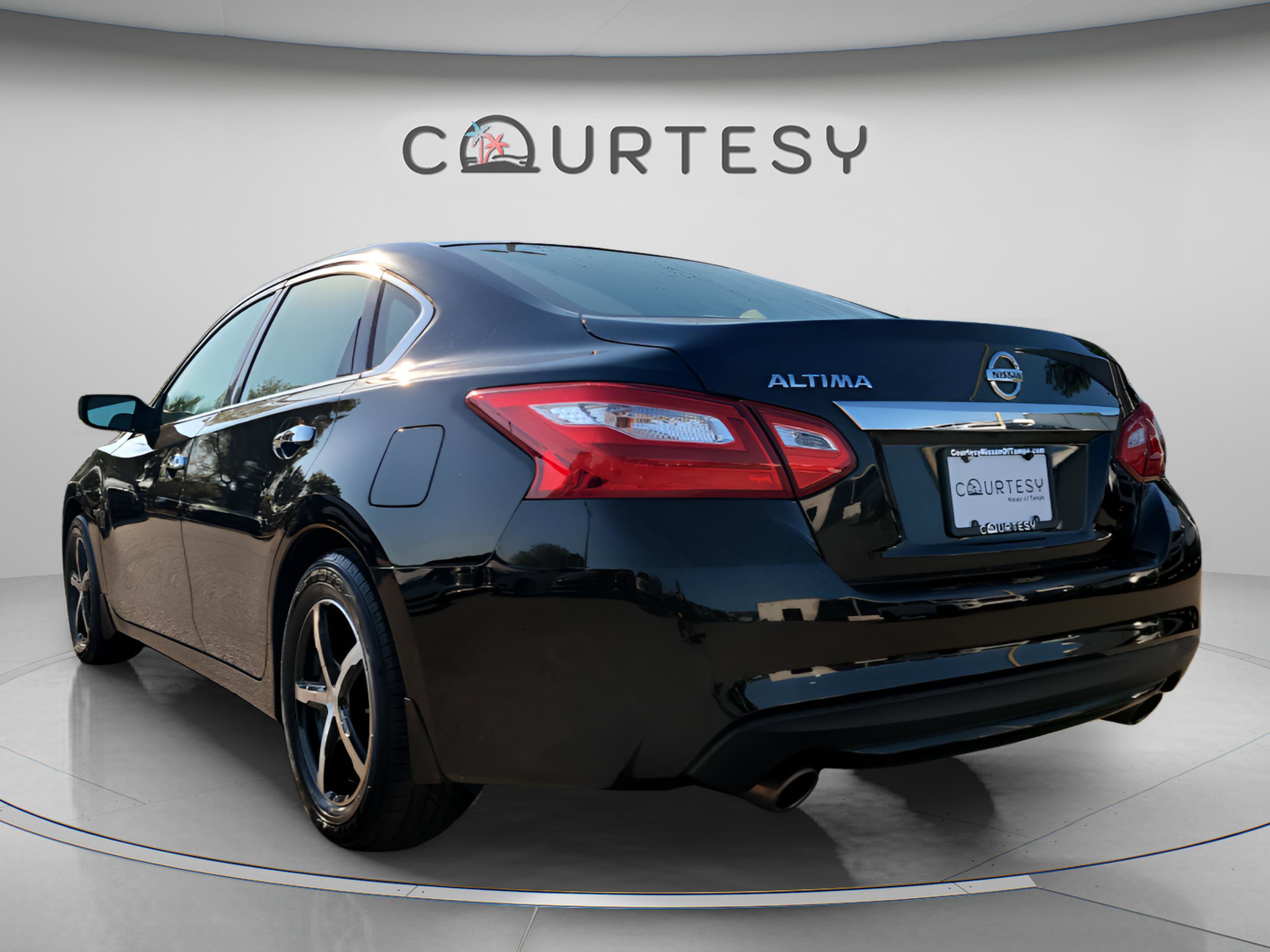 Used 2017 Nissan Altima 2.5 S w/ Power Driver Seat Package image 2