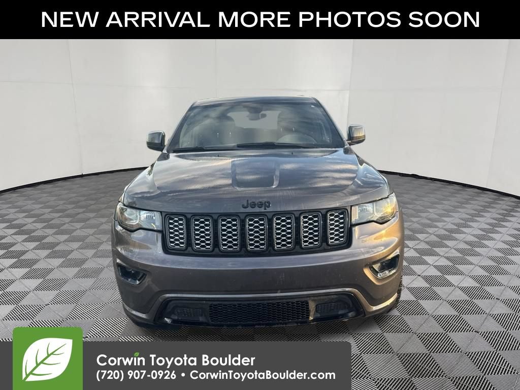 Used 2017 Jeep Grand Cherokee Altitude AWD/4WD image 2