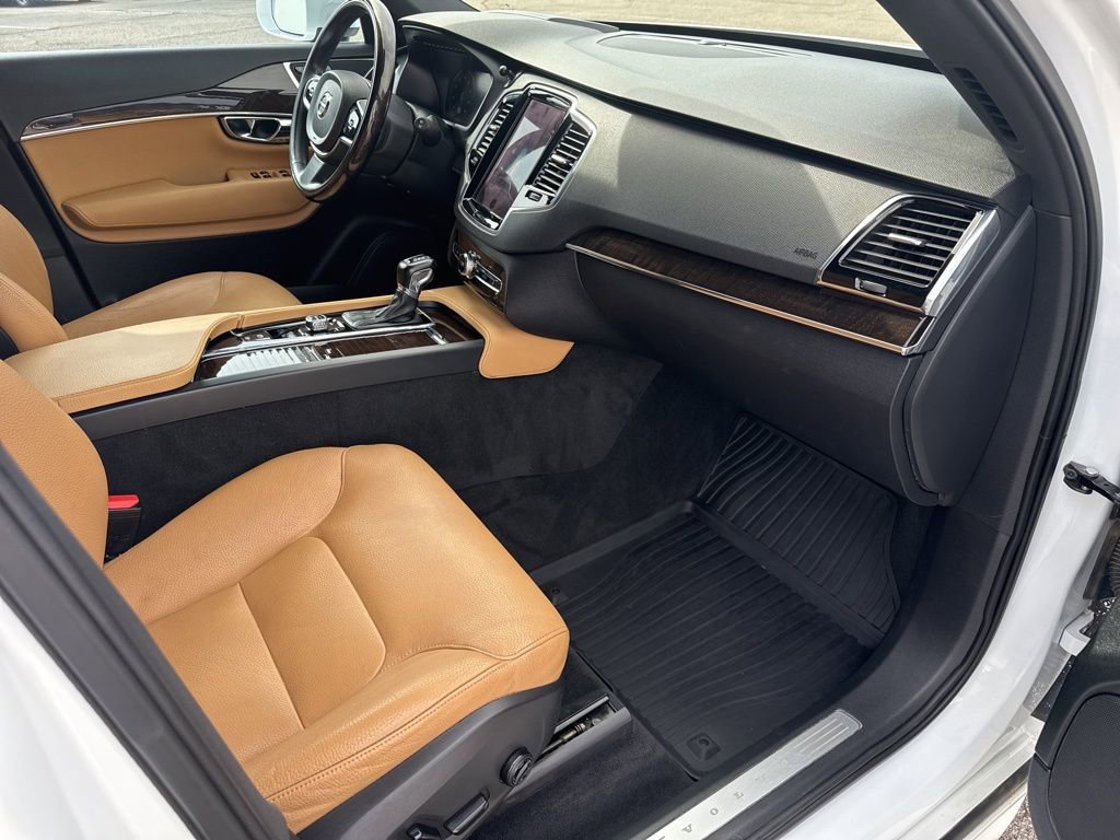 Used 2016 Volvo XC90 T6 Momentum image 21
