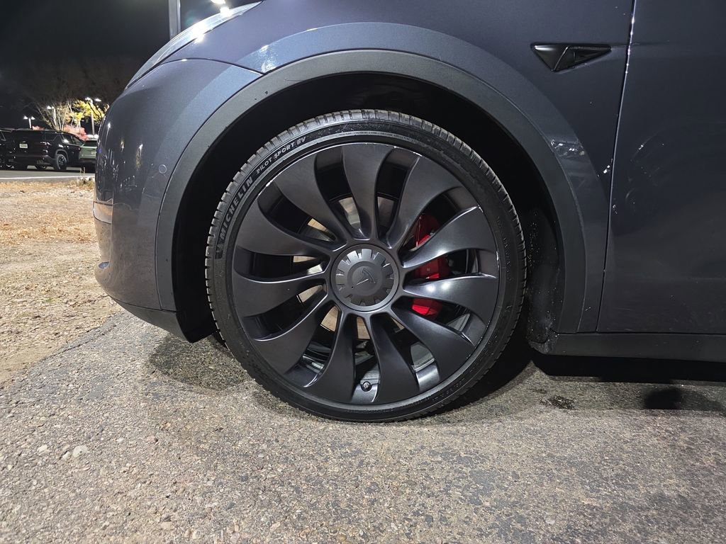 Used 2022 Tesla Model Y Performance image 27