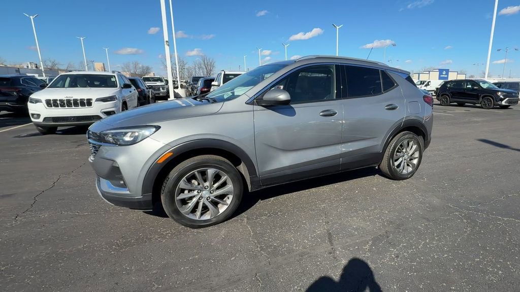 Used 2023 Buick Encore GX Essence w/ Experience Buick Package image 4