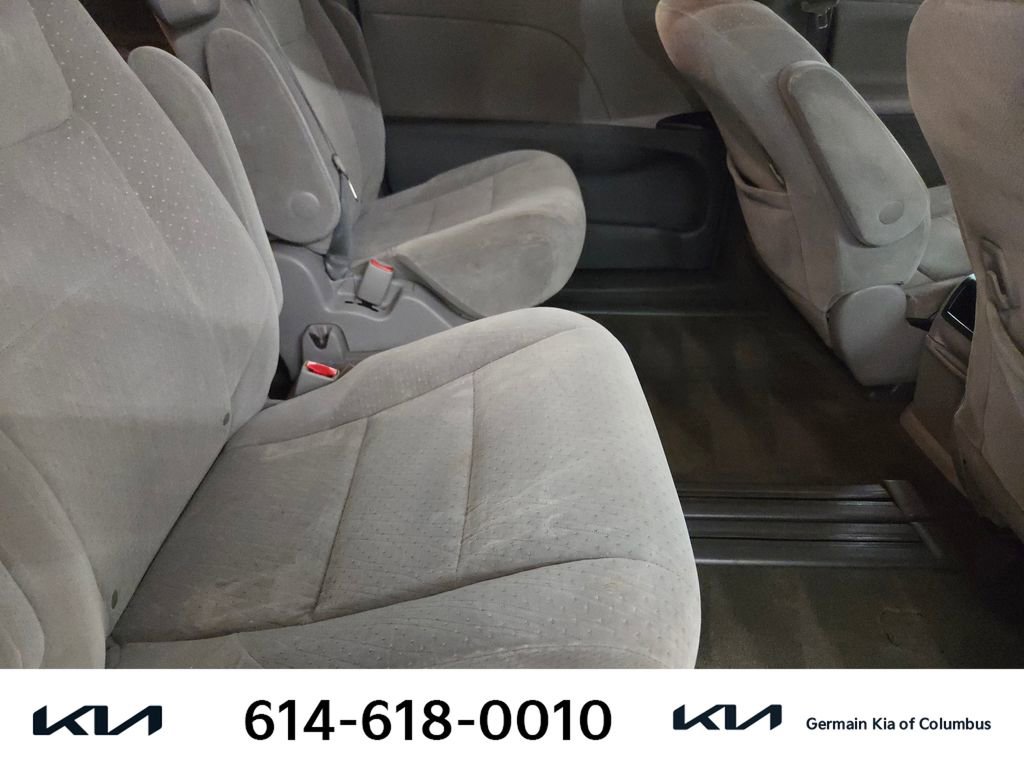 Used 2015 Toyota Sienna LE FWD image 20