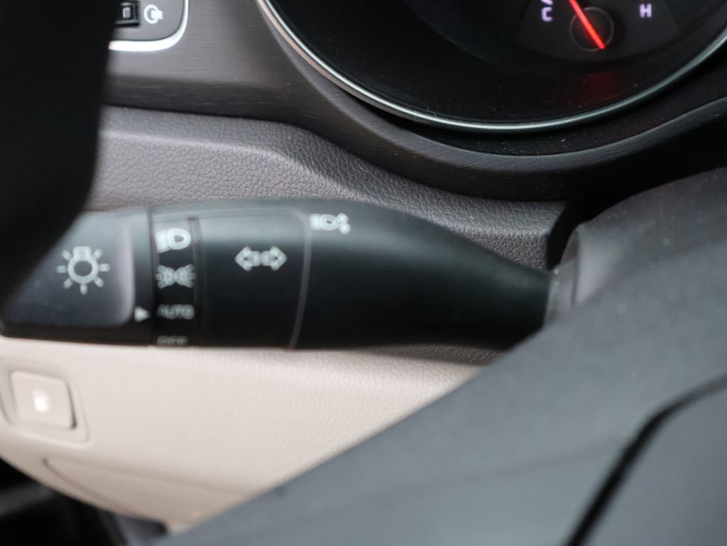 Used 2015 Kia Sedona LX w/ LX Convenience Package FWD image 34