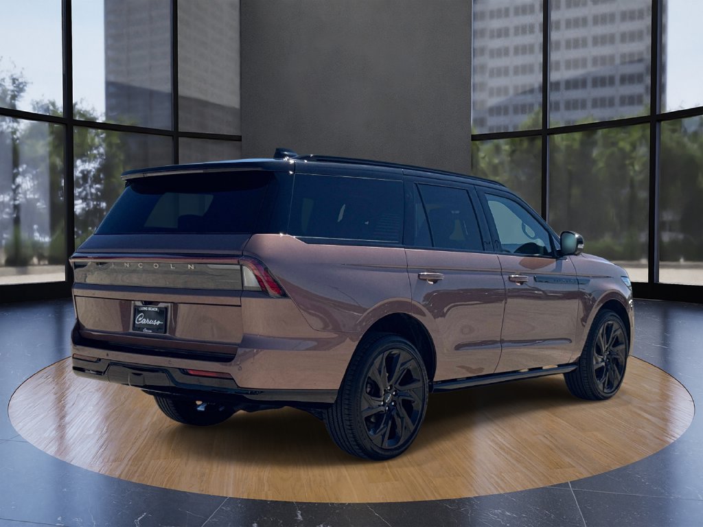 Used 2026 Lincoln Navigator Black Label AWD/4WD image 3