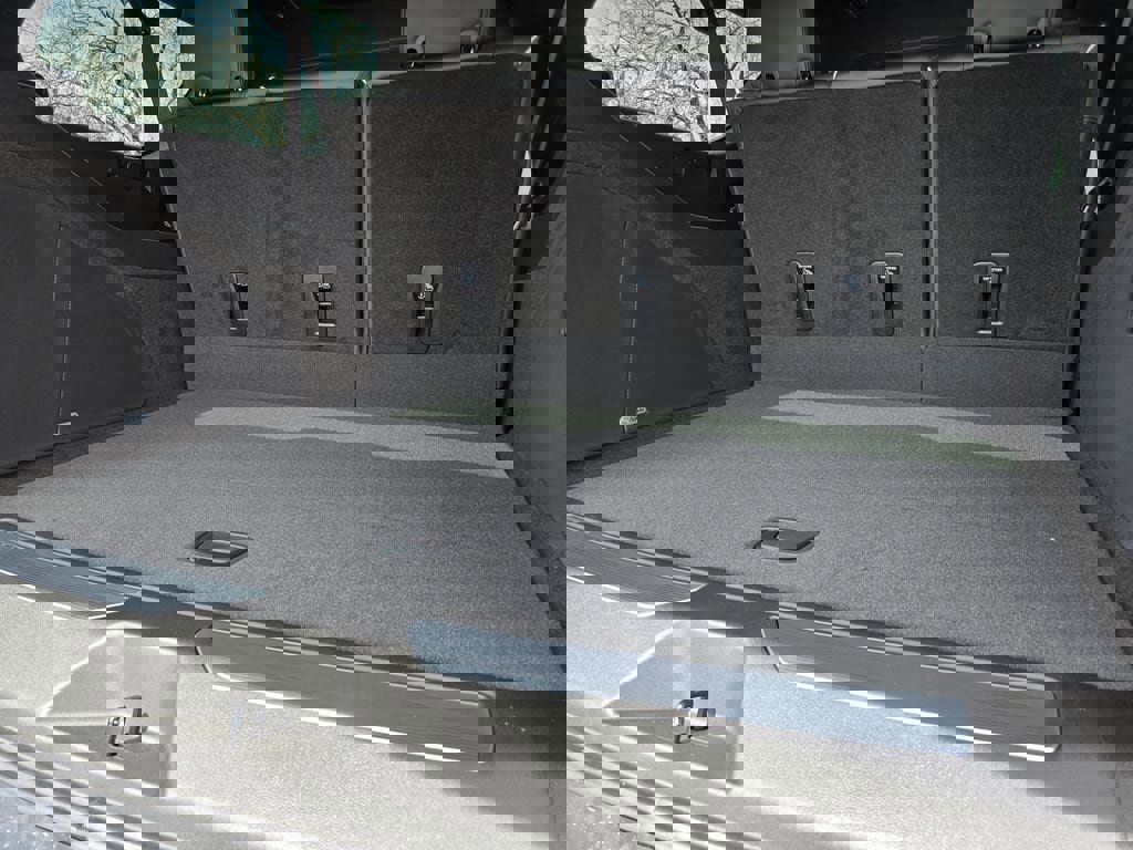 New 2026 Cadillac Escalade ESV Platinum Sport w/ LPO, ONYX Package image 22