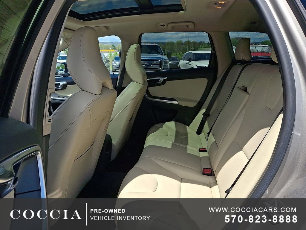 Used 2016 Volvo XC60 T6 Platinum w/ Climate Package AWD/4WD image 10