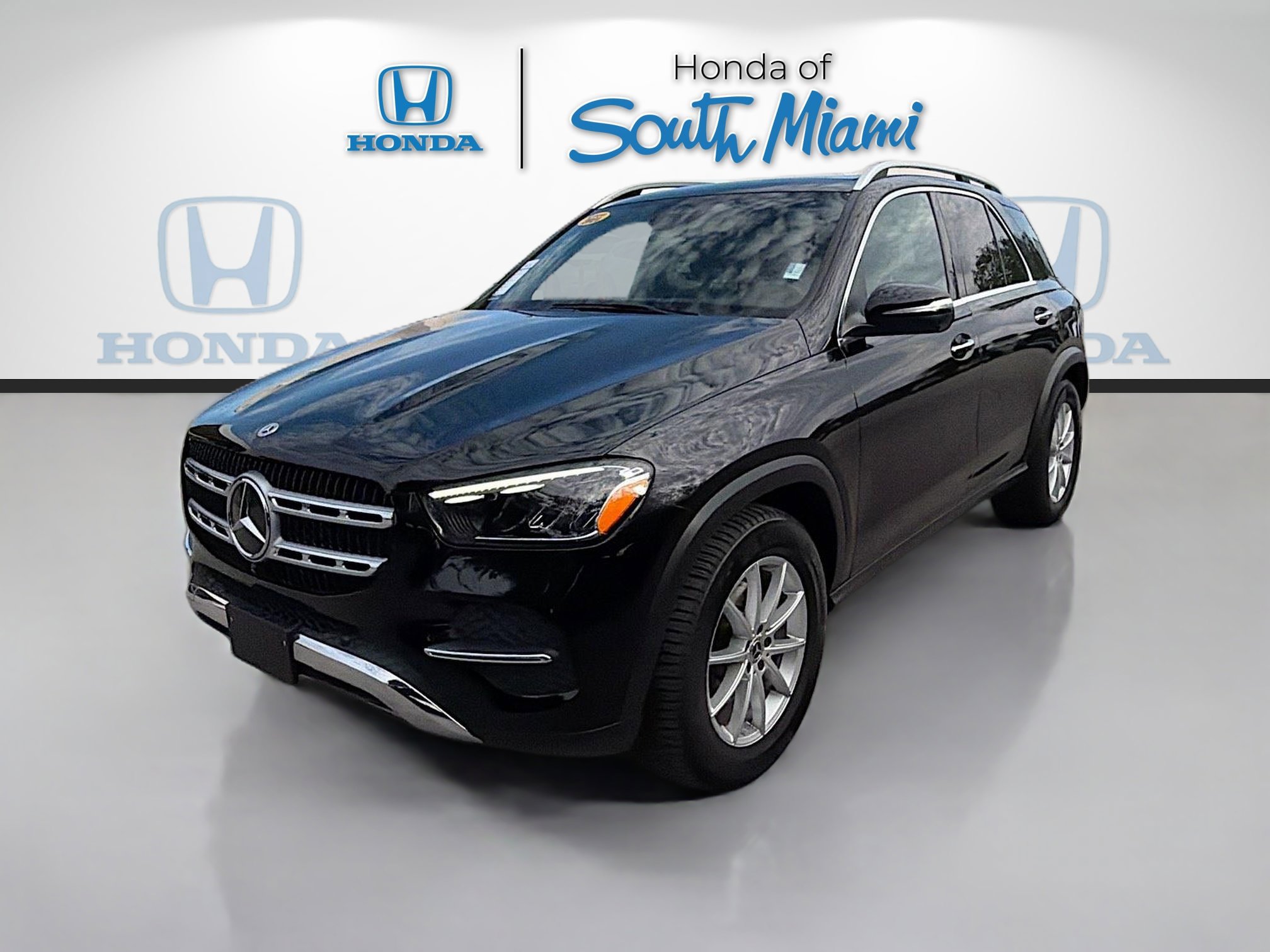 Used 2024 Mercedes-Benz GLE 350 4MATIC image 3