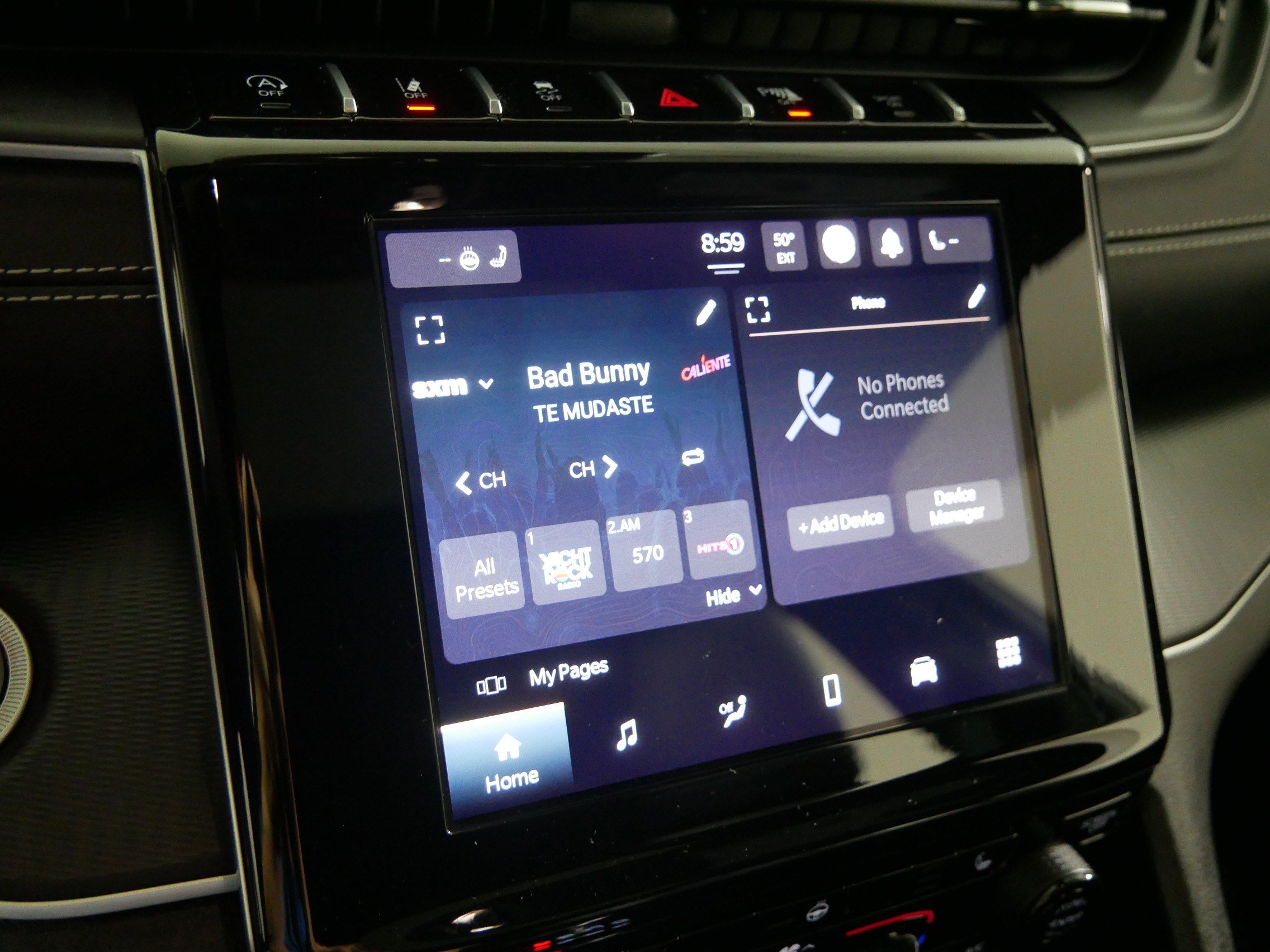Used 2025 Jeep Grand Cherokee Altitude AWD/4WD image 32