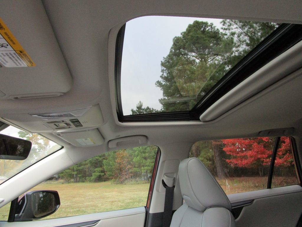 Used 2025 Toyota RAV4 Limited image 24