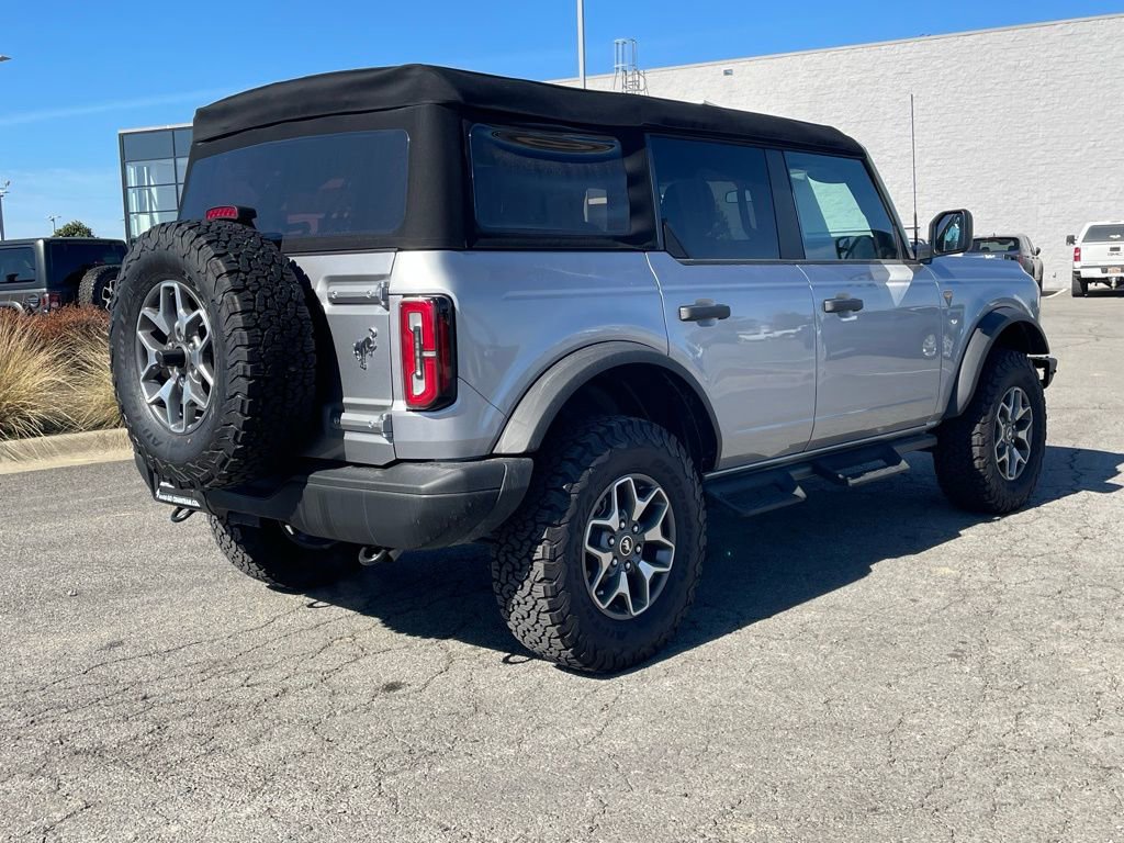 Used 2024 Ford Bronco Badlands image 9