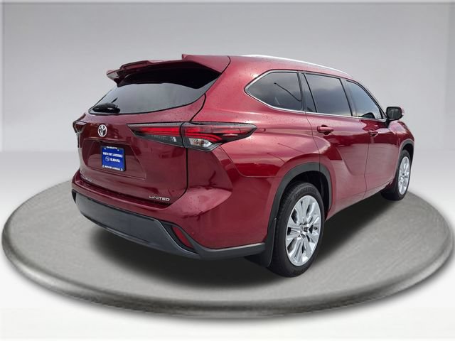 Used 2025 Toyota Highlander Limited FWD image 11