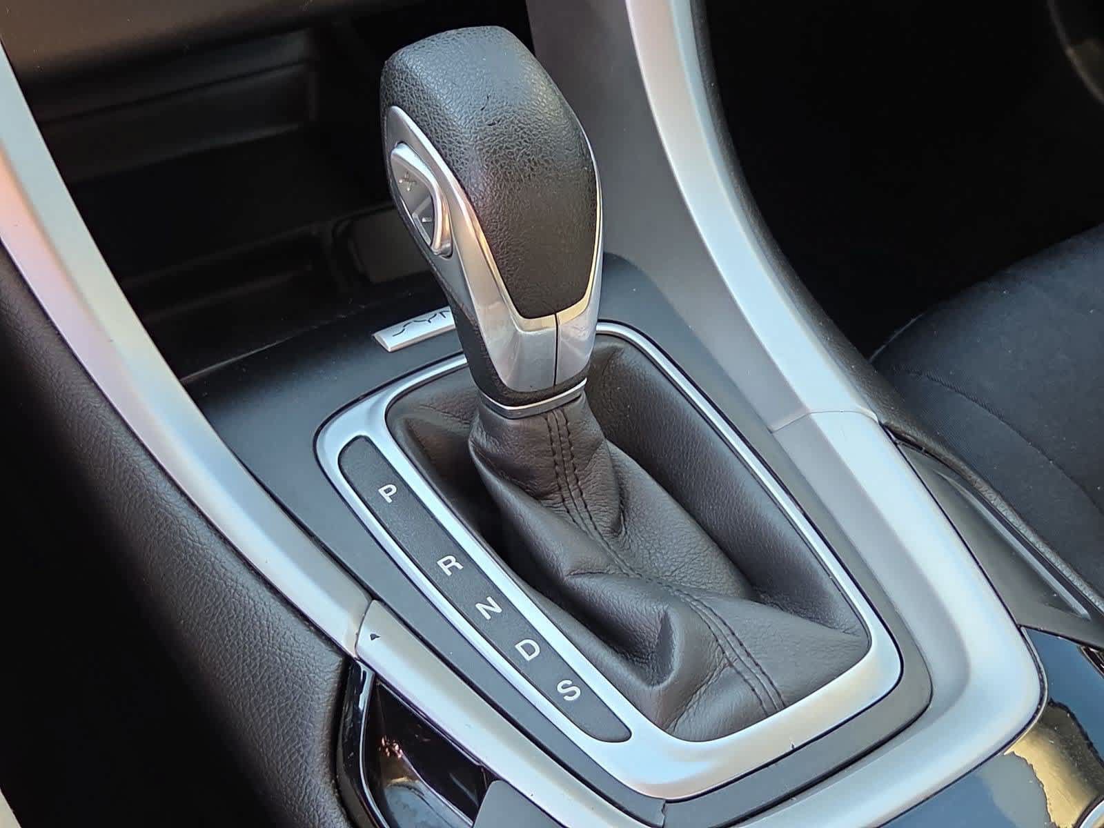 Used 2016 Ford Fusion SE FWD image 29