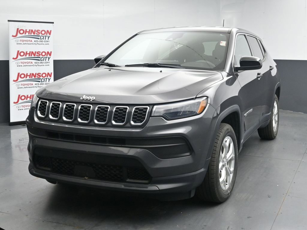Used 2024 Jeep Compass Sport AWD/4WD image 4