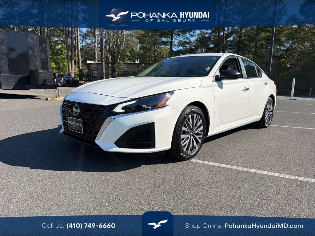 Used 2025 Nissan Altima 2.5 SV FWD image 1