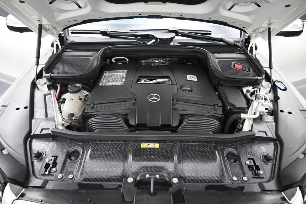 Used 2023 Mercedes-Benz Maybach GLS 600 4MATIC image 31
