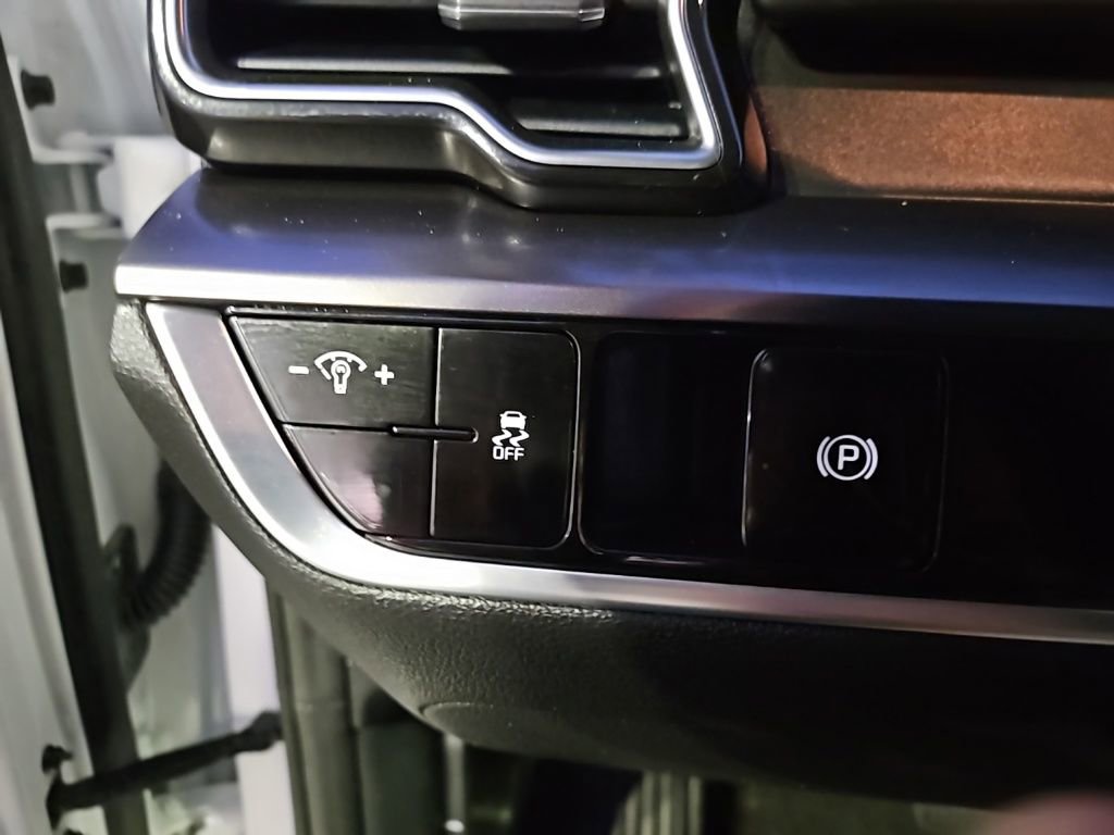 Used 2024 Kia Sportage EX image 26