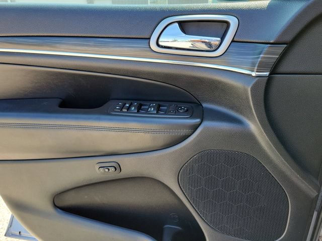 Used 2019 Jeep Grand Cherokee Limited AWD/4WD image 17