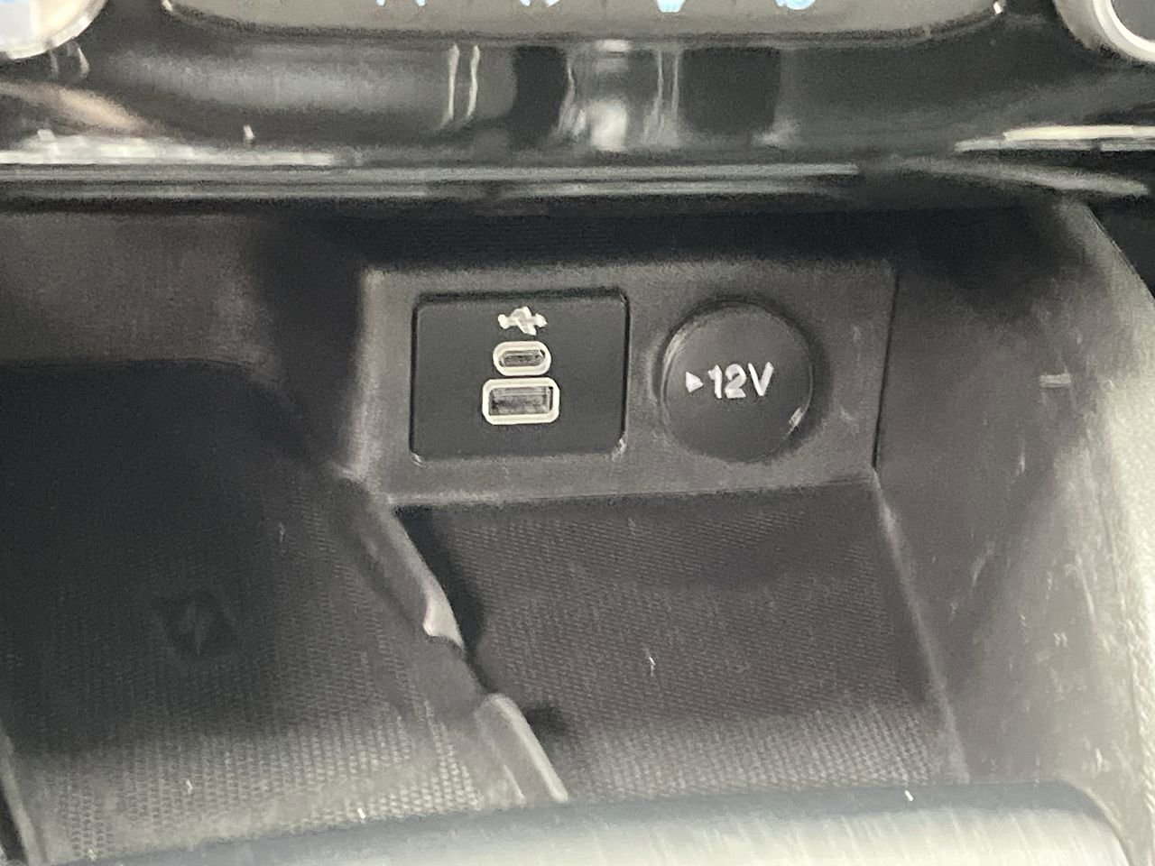 Certified 2024 Ford Escape Platinum AWD/4WD image 24